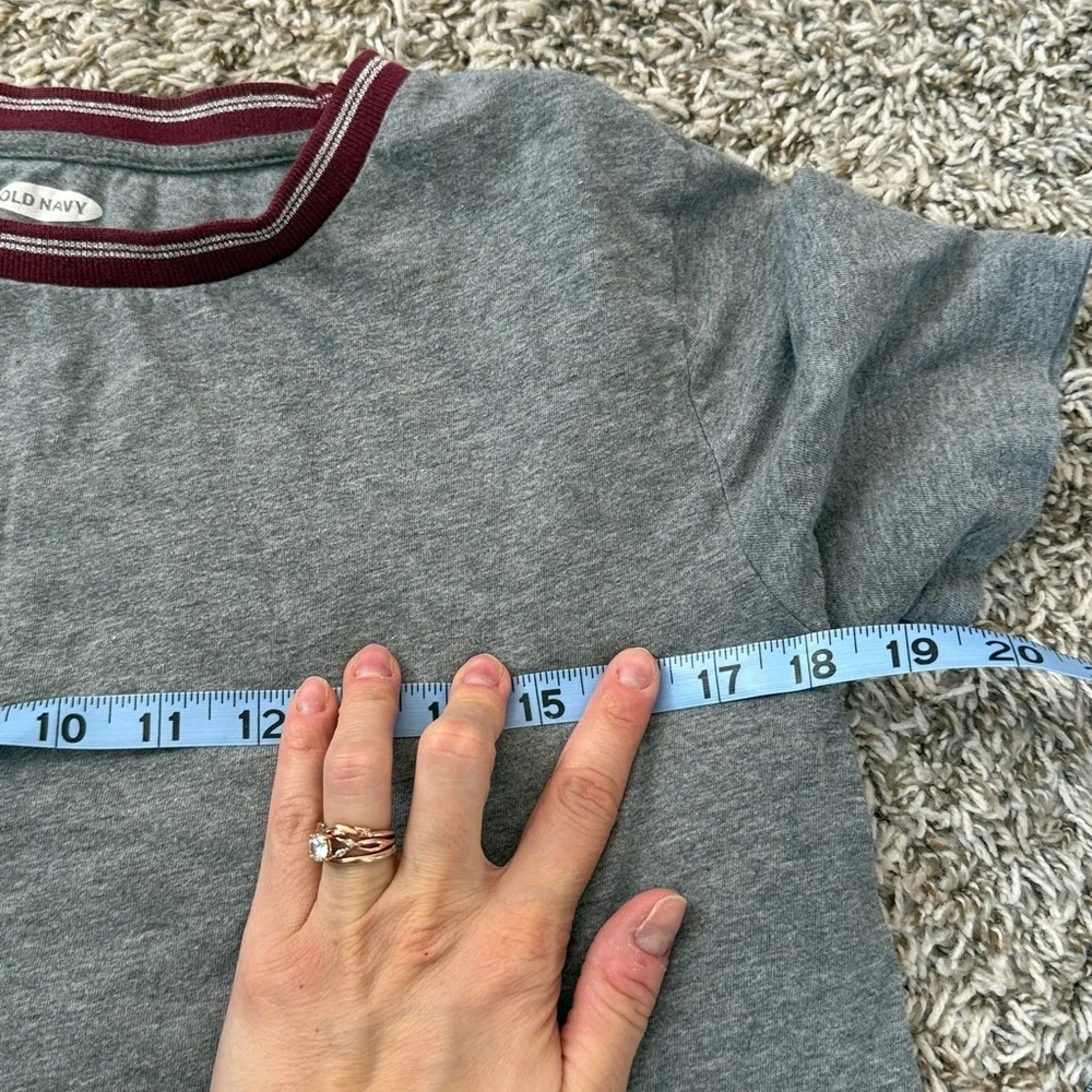 Old Navy Short Sleeve T Shirt Gray and Maroon Red size Medium - Picture 8 of 8